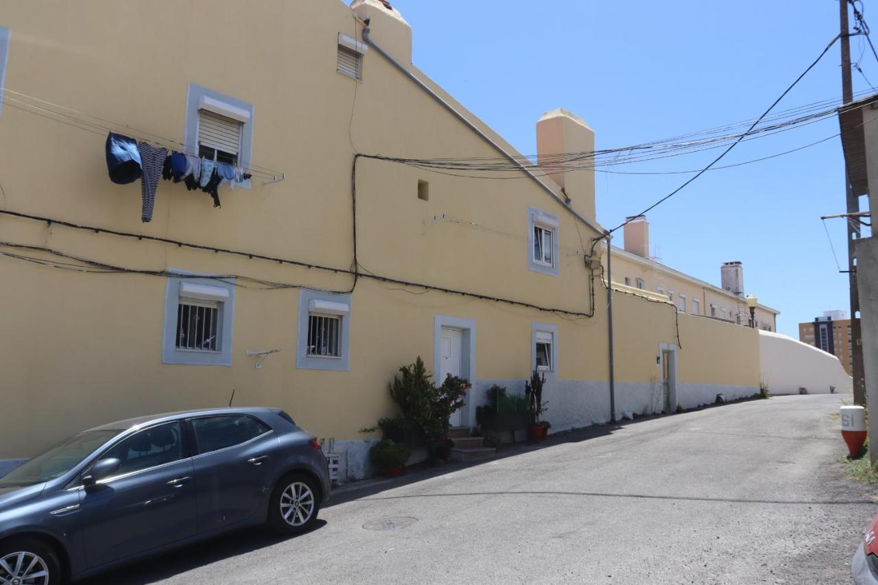 Lisbon, T2 Renewed Duplex With River View, Beato, Lisbon Exterior photo